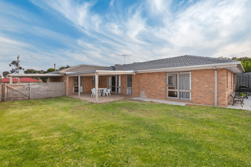 94 Charter Road West, SUNBURY, VIC 3429