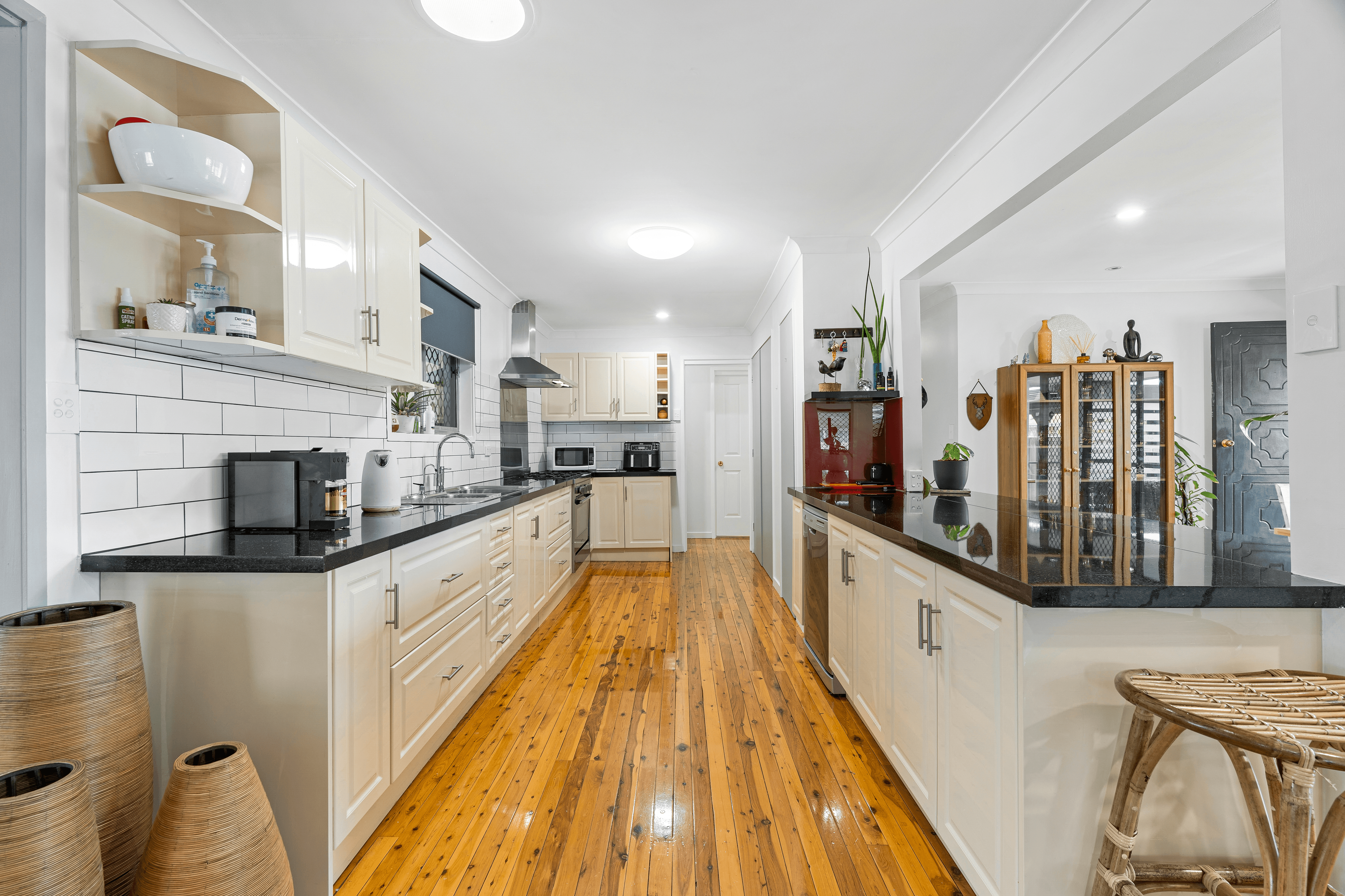 5 Cambridge Street, HARRISTOWN, QLD 4350