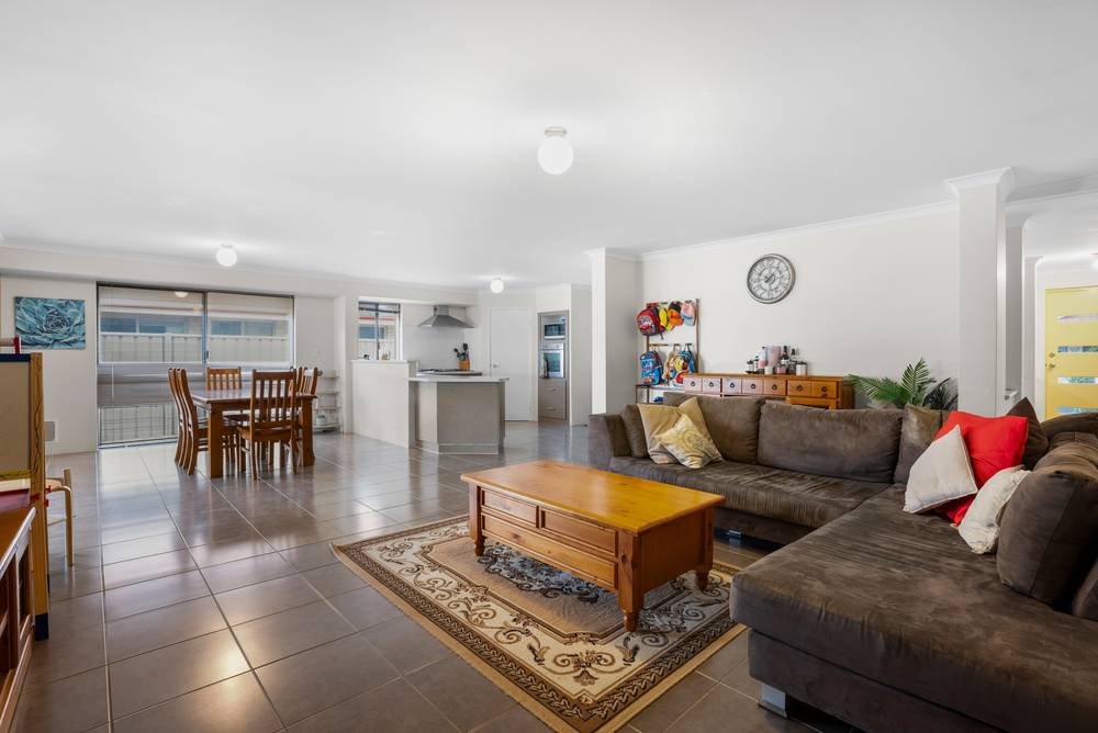 50 Kumarina Drive, SECRET HARBOUR, WA 6173