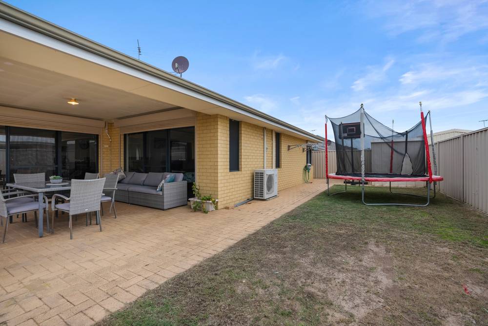 50 Kumarina Drive, SECRET HARBOUR, WA 6173