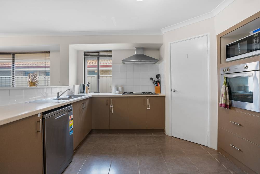 50 Kumarina Drive, SECRET HARBOUR, WA 6173