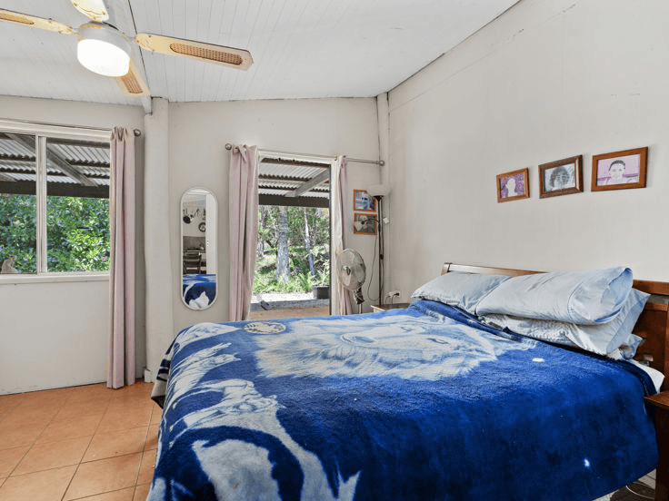 136 Pinnacle Road, PUMPENBIL, NSW 2484