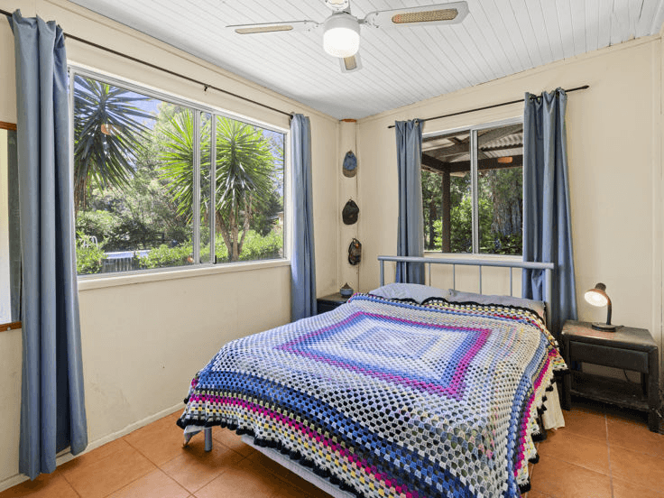 136 Pinnacle Road, PUMPENBIL, NSW 2484