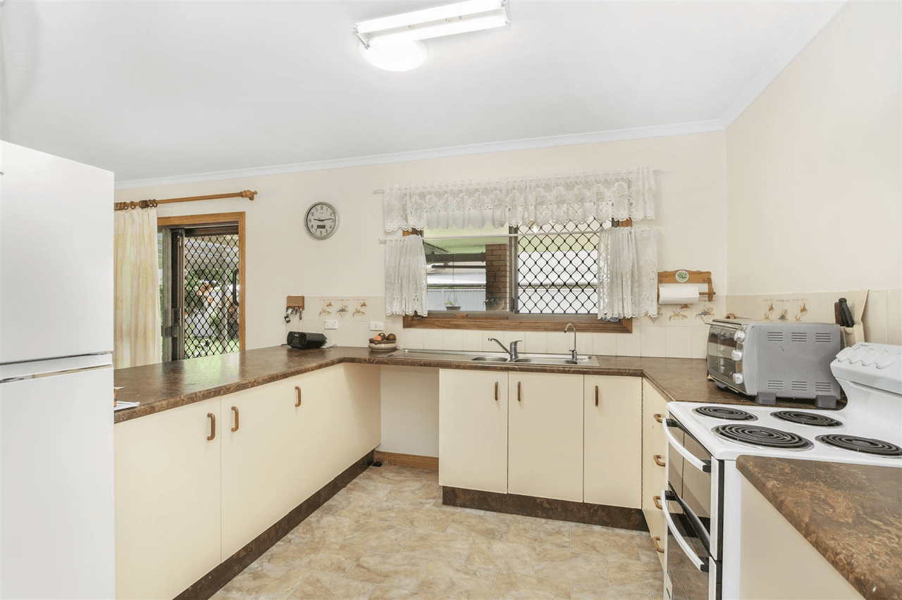 25 Whitsunday Drive, Kirwan, QLD 4817