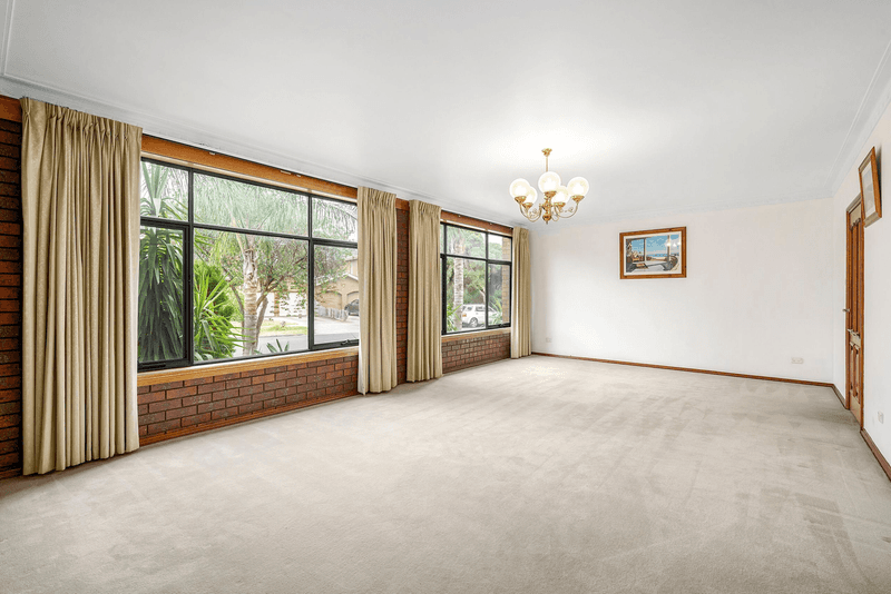 2 Monte Carlo Drive, Avondale Heights, VIC 3034