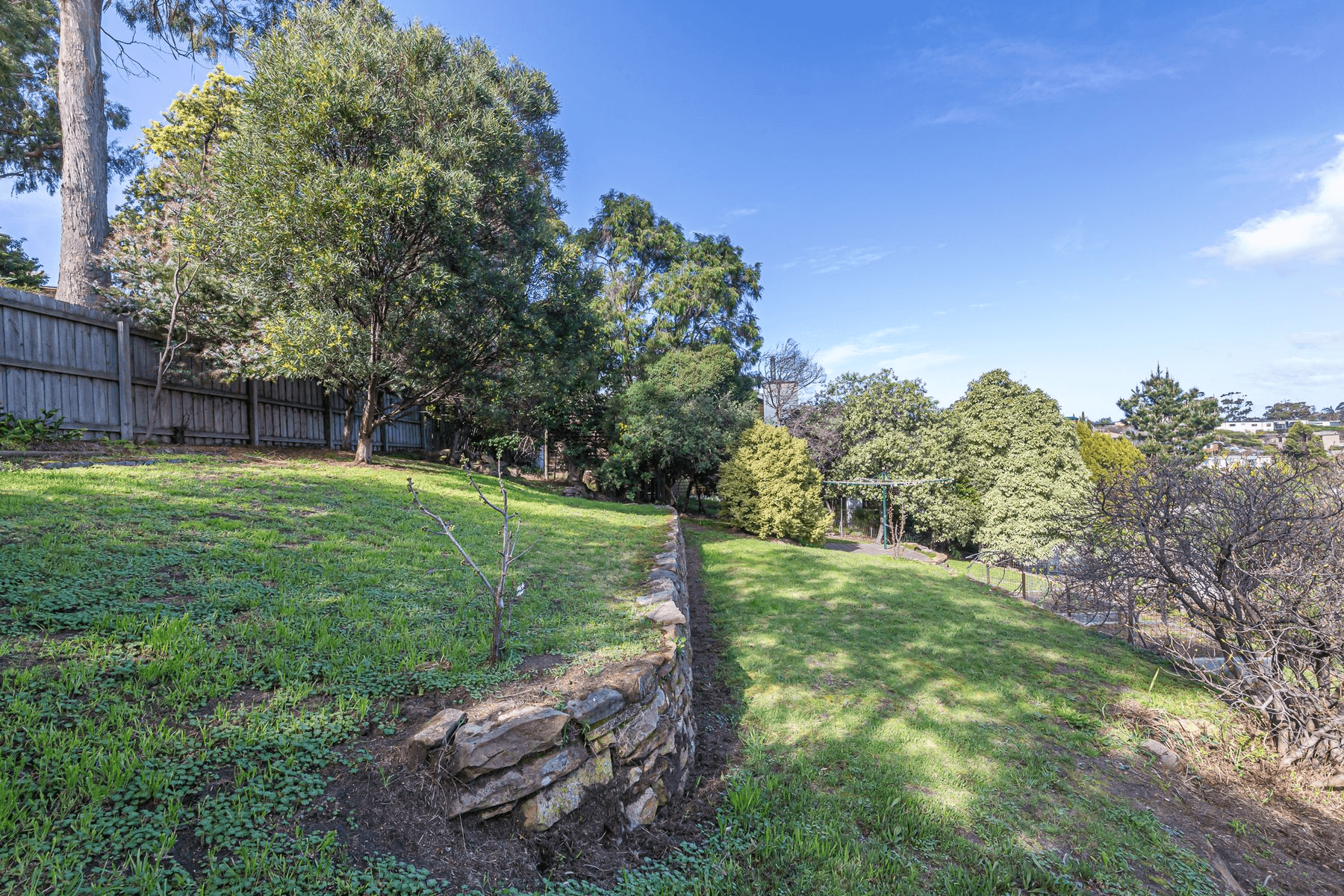 122 Karoola Road, LINDISFARNE, TAS 7015