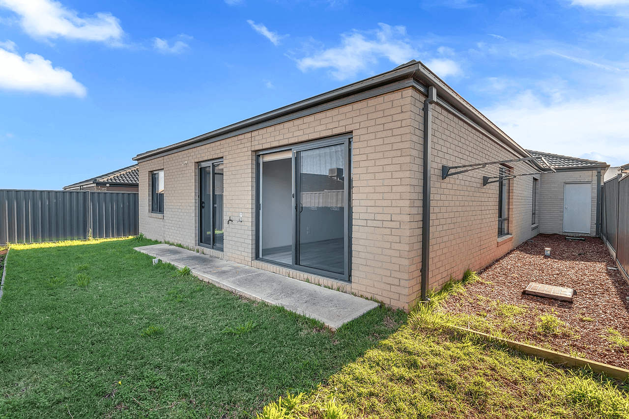 32 Fitzpatrick Circuit, KALKALLO, VIC 3064