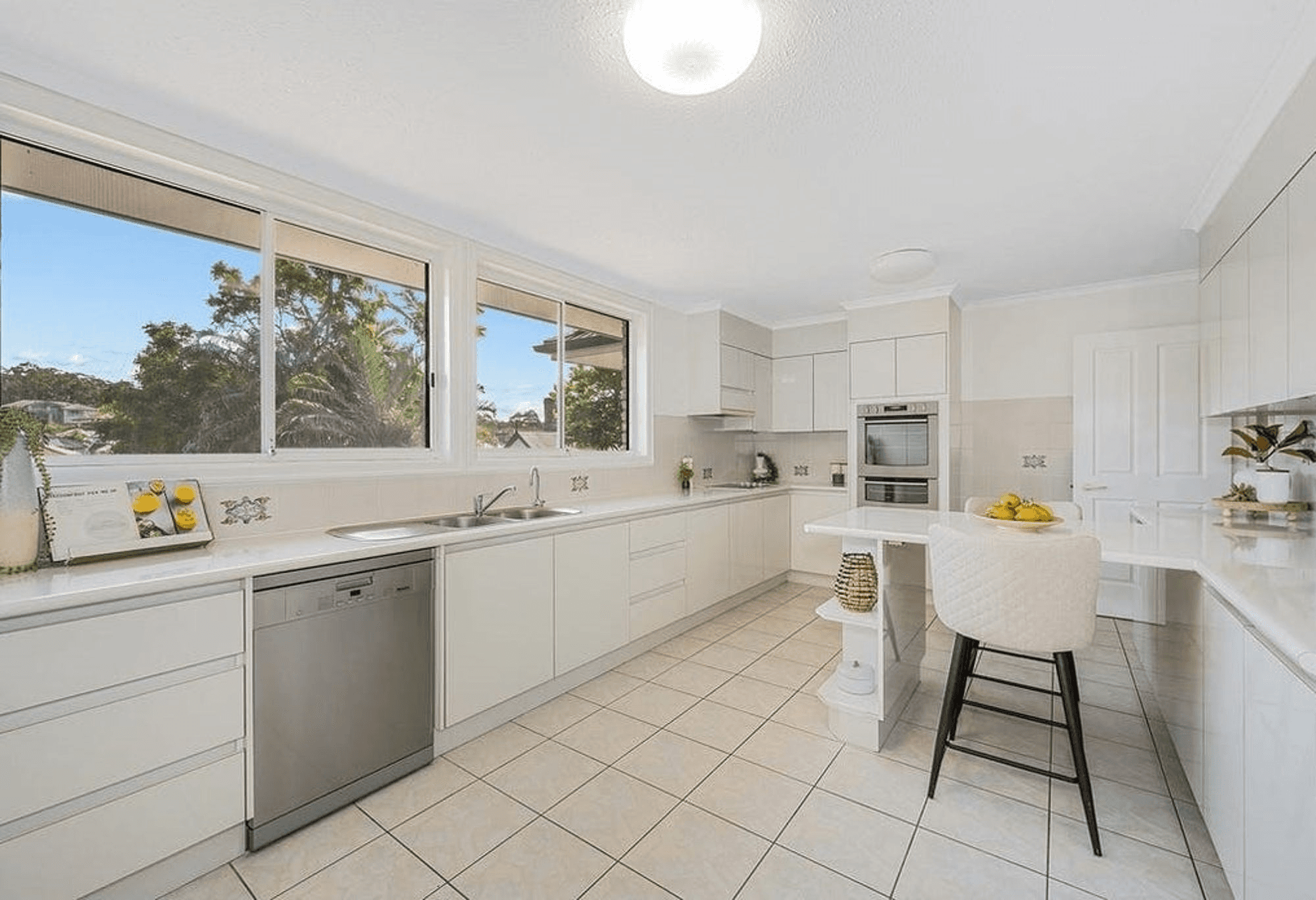 4 Nosworthy Close, CHERMSIDE WEST, QLD 4032