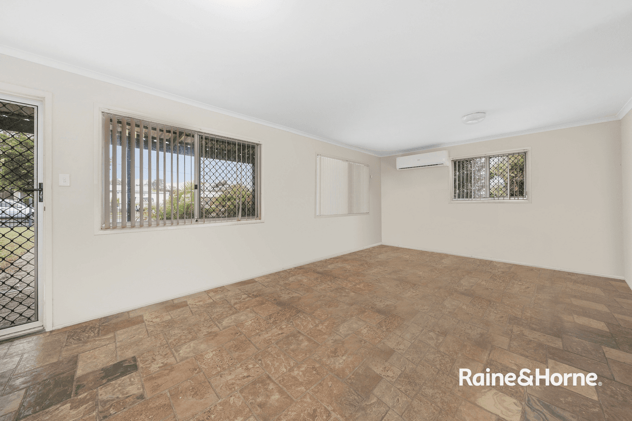 6 Strathallen Drive, BORONIA HEIGHTS, QLD 4124