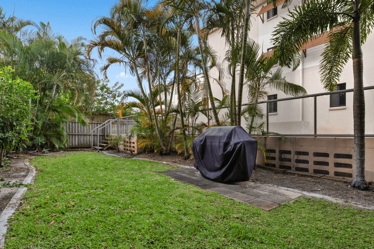 9/32 Bath Street, LABRADOR, QLD 4215