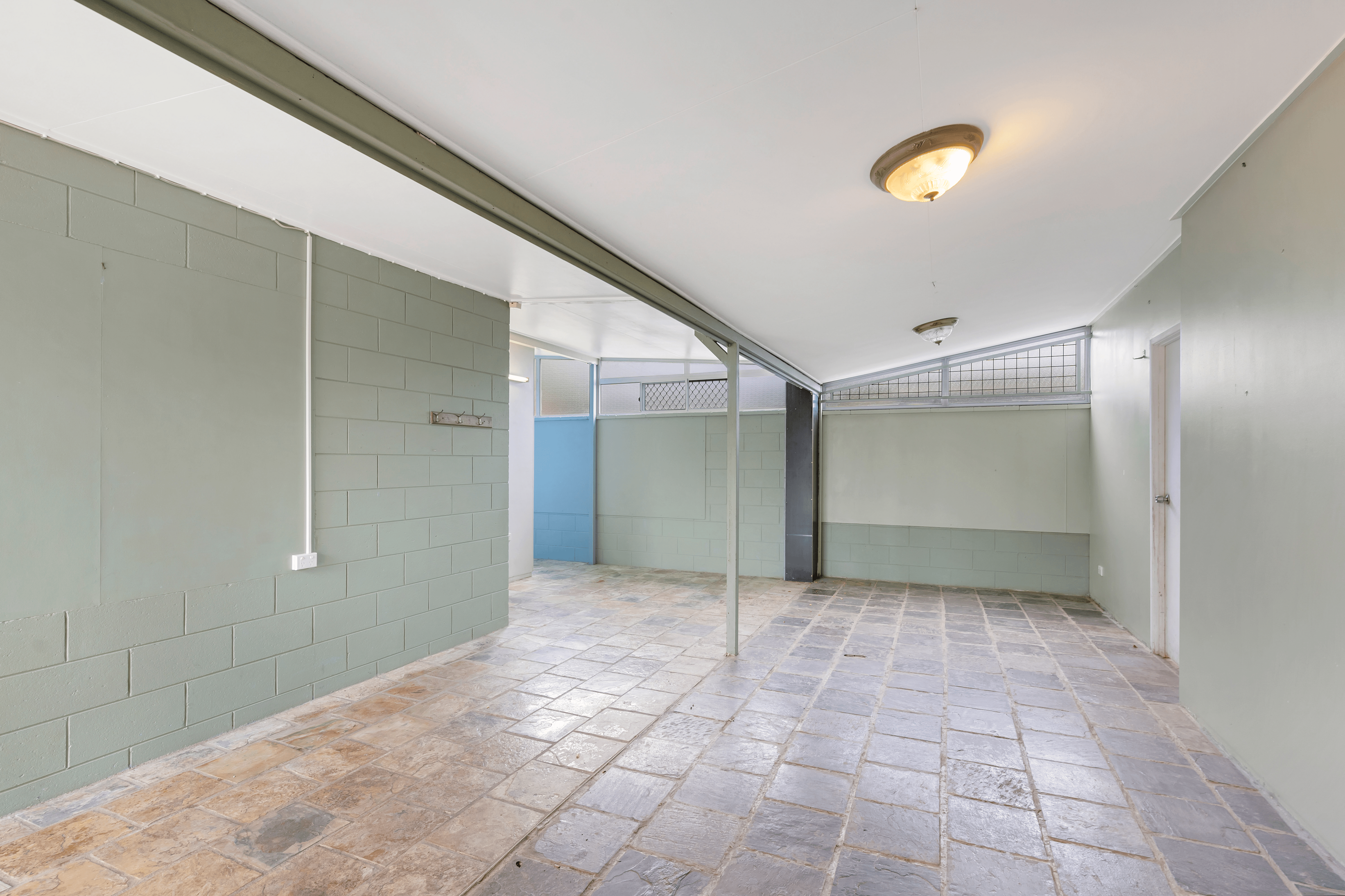 263 Pease Street, EDGE HILL, QLD 4870