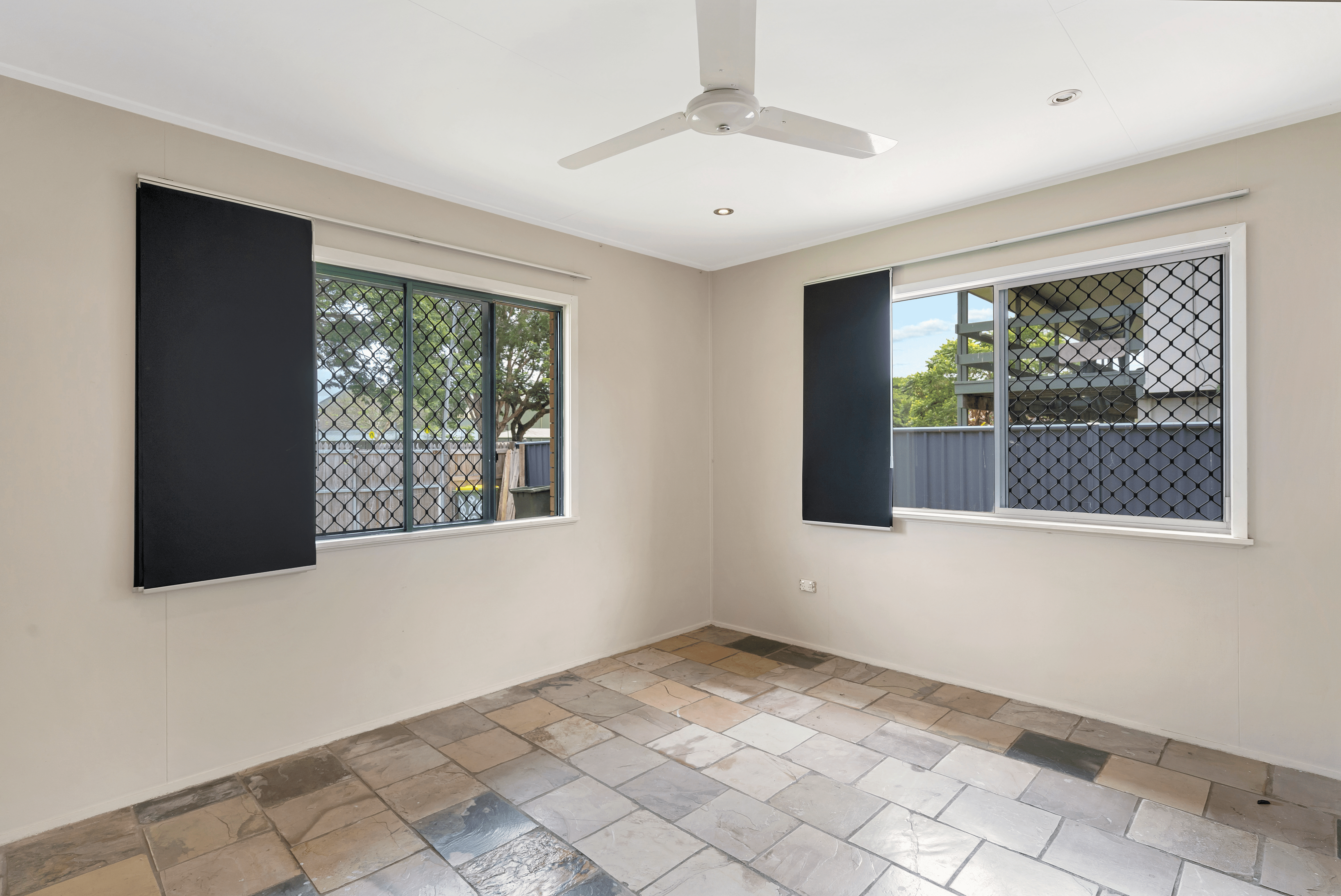 263 Pease Street, EDGE HILL, QLD 4870
