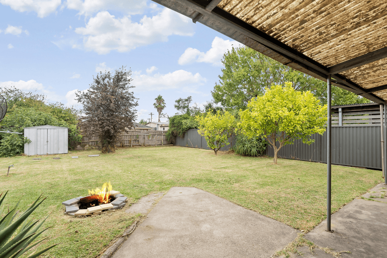 16 Claret Street, DOVETON, VIC 3177