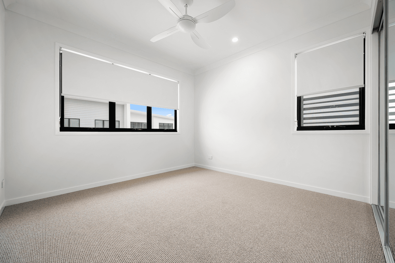 9/35 Sickle Avenue (Solstice Quays), HOPE ISLAND, QLD 4212