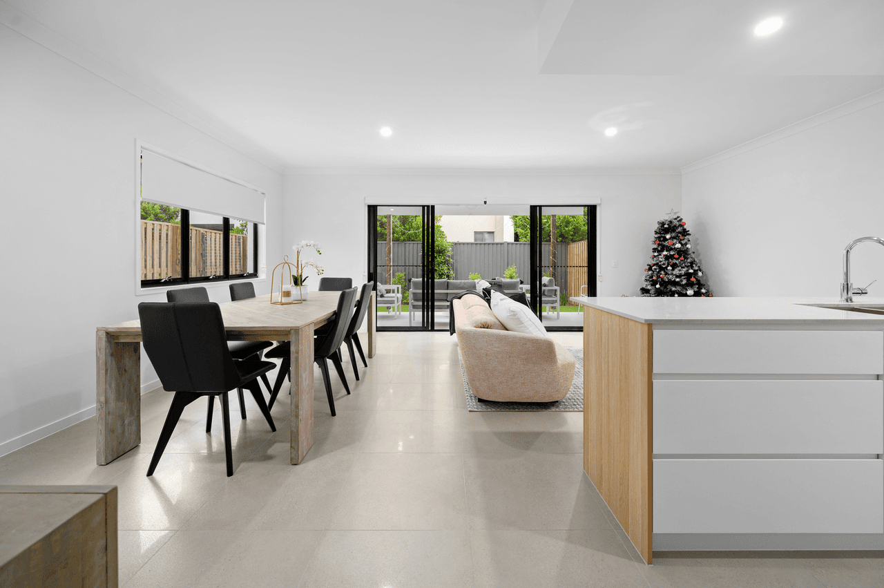 9/35 Sickle Avenue (Solstice Quays), HOPE ISLAND, QLD 4212