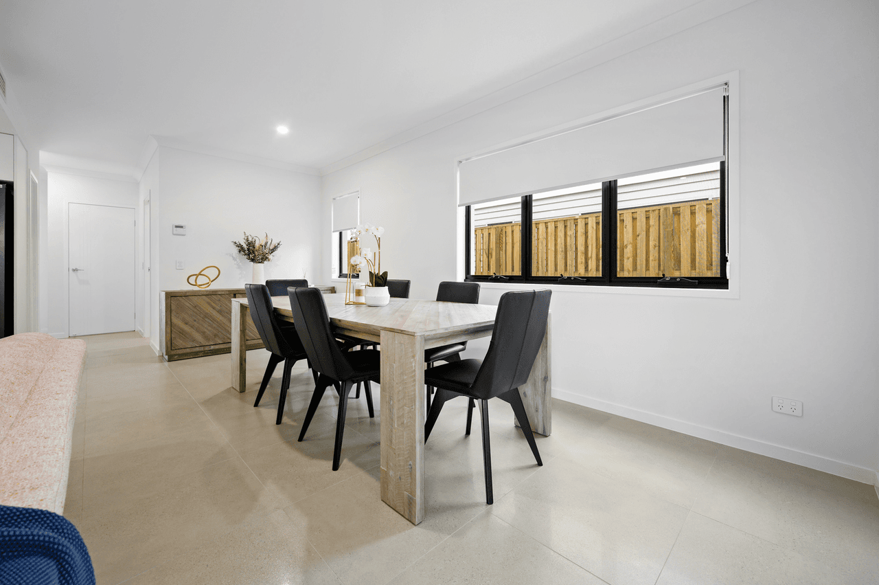 9/35 Sickle Avenue (Solstice Quays), HOPE ISLAND, QLD 4212