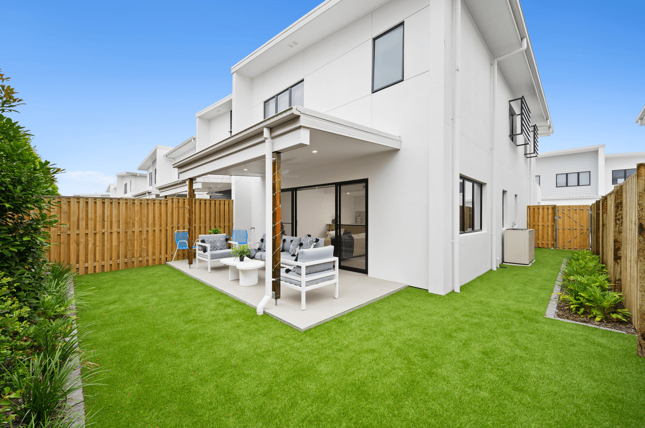 9/35 Sickle Avenue (Solstice Quays), HOPE ISLAND, QLD 4212