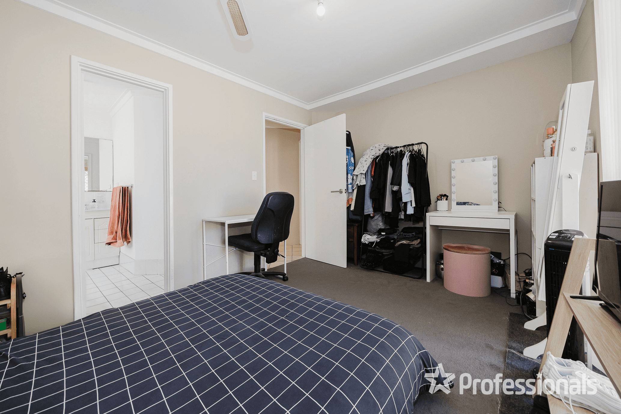 35 Osprey Circle, BALLAJURA, WA 6066