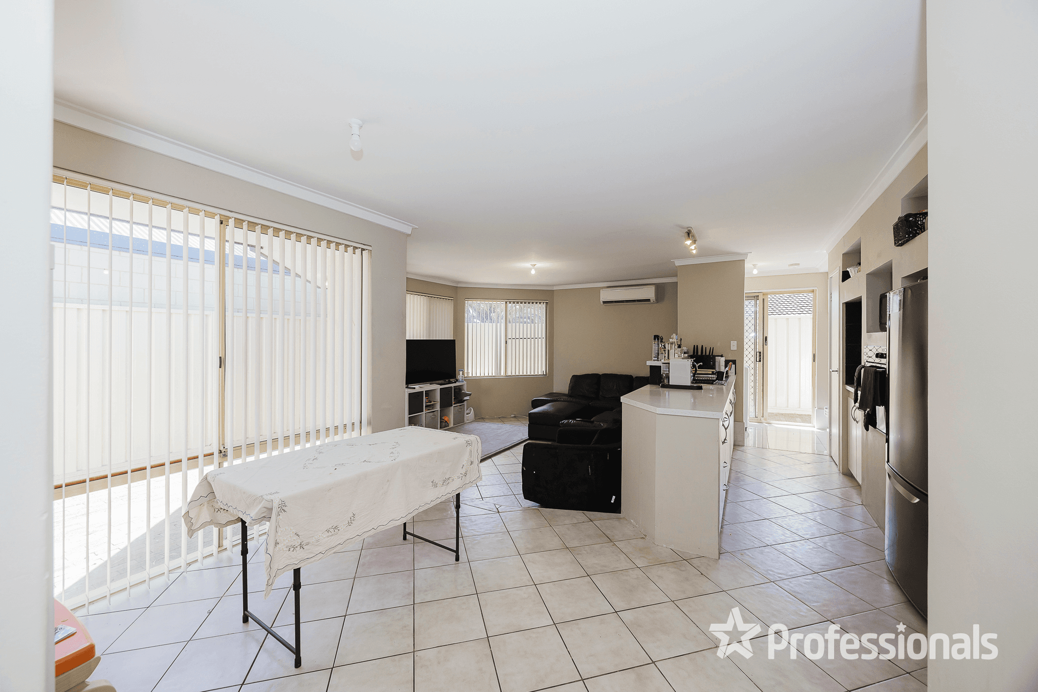 35 Osprey Circle, BALLAJURA, WA 6066