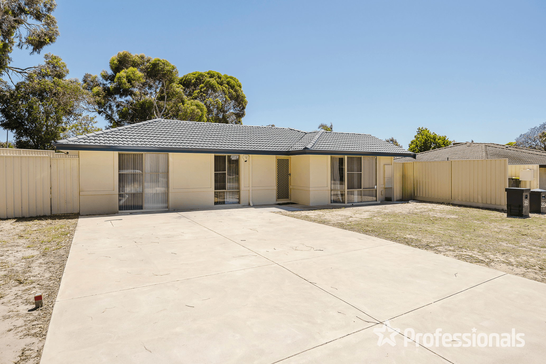 35 Osprey Circle, BALLAJURA, WA 6066