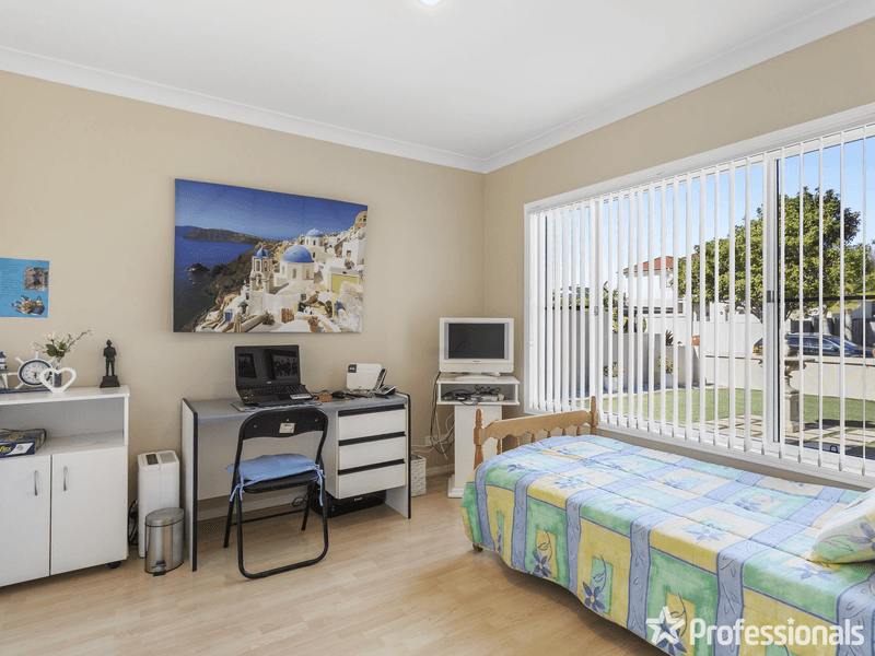 30 Tropicana Circuit, BURLEIGH WATERS, QLD 4220