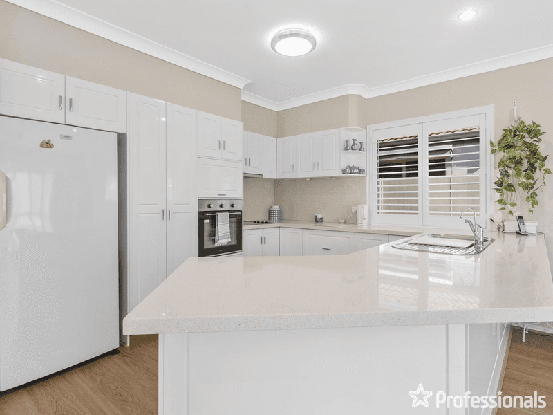 30 Tropicana Circuit, BURLEIGH WATERS, QLD 4220