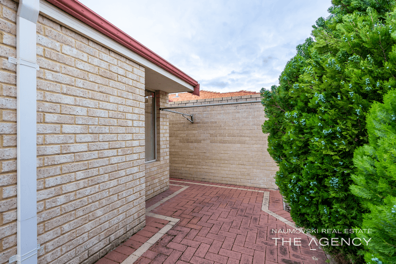 8A Maroog Way, Nollamara, WA 6061