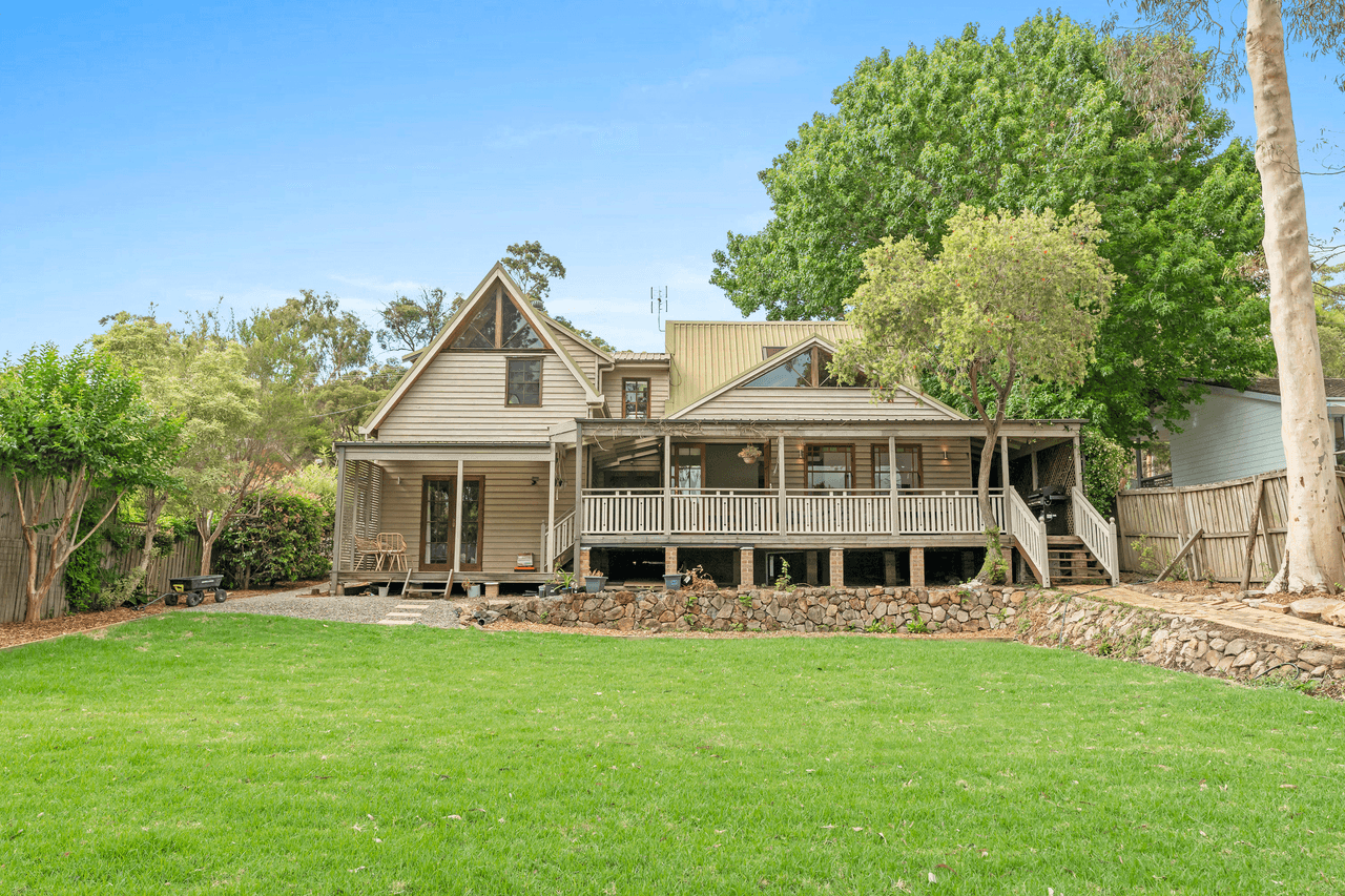 33  Lake Road, BALCOLYN, NSW 2264