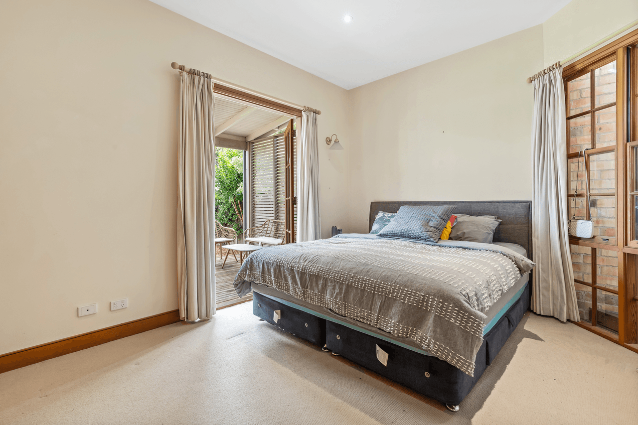 33  Lake Road, BALCOLYN, NSW 2264