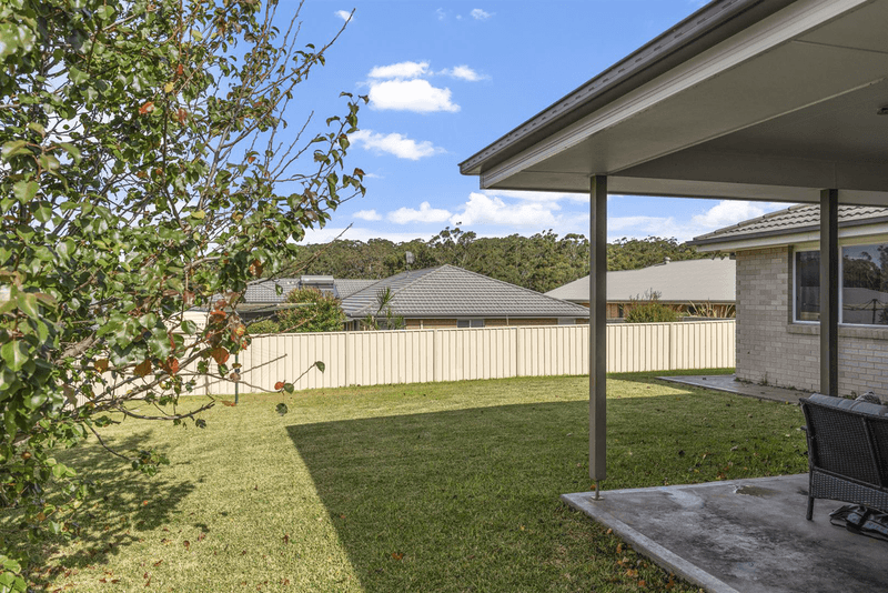 4 Frangipani Avenue, ULLADULLA, NSW 2539