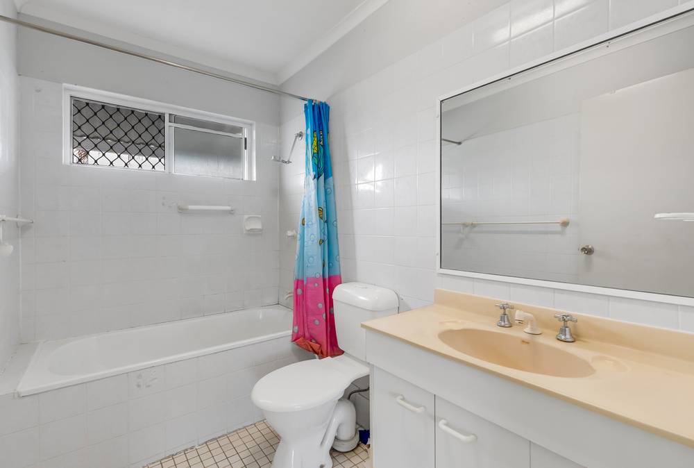 8/5-7 Mintaro Crescent, WOREE, QLD 4868