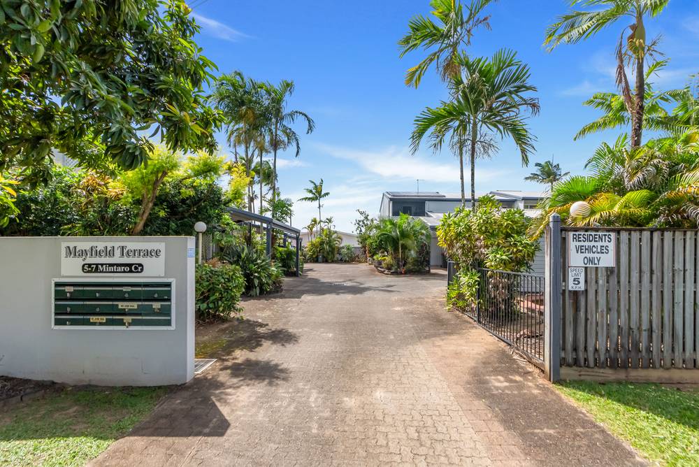 8/5-7 Mintaro Crescent, WOREE, QLD 4868