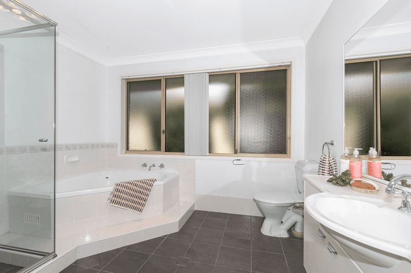 104 James Sea Drive, GREEN POINT, NSW 2251