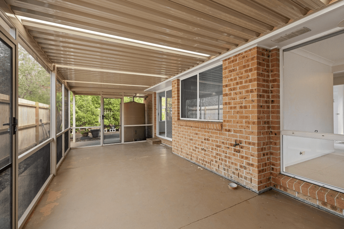 7 Belinda Close, BERKELEY VALE, nsw 2261