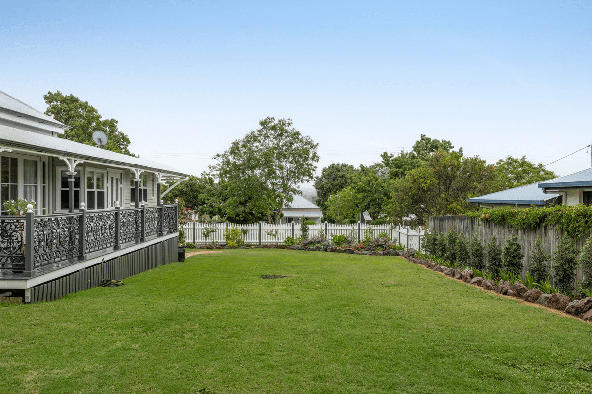 182 Geddes Street, South Toowoomba, QLD 4350