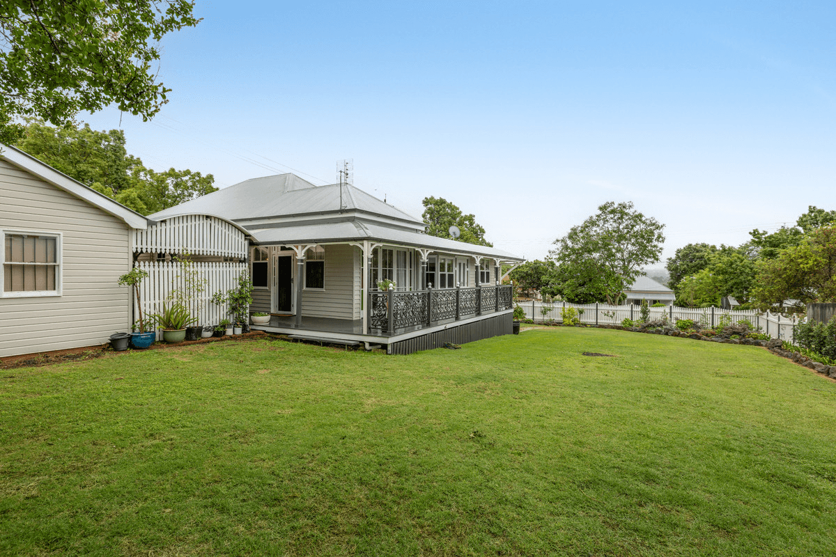 182 Geddes Street, South Toowoomba, QLD 4350