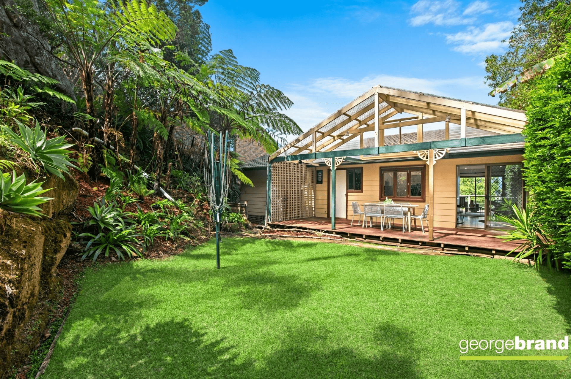 27 Hughes Street, Point Clare, NSW 2250
