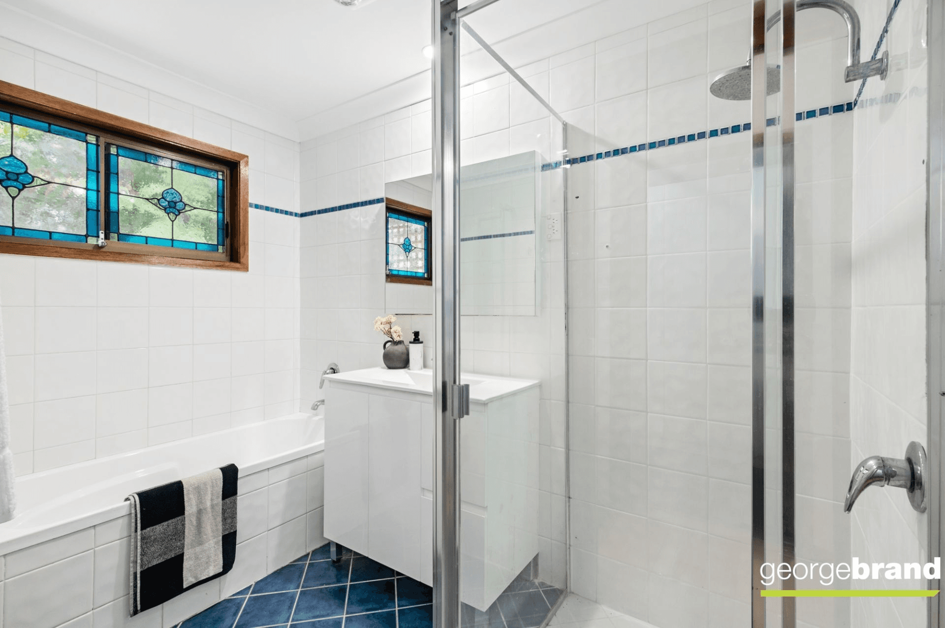 27 Hughes Street, Point Clare, NSW 2250