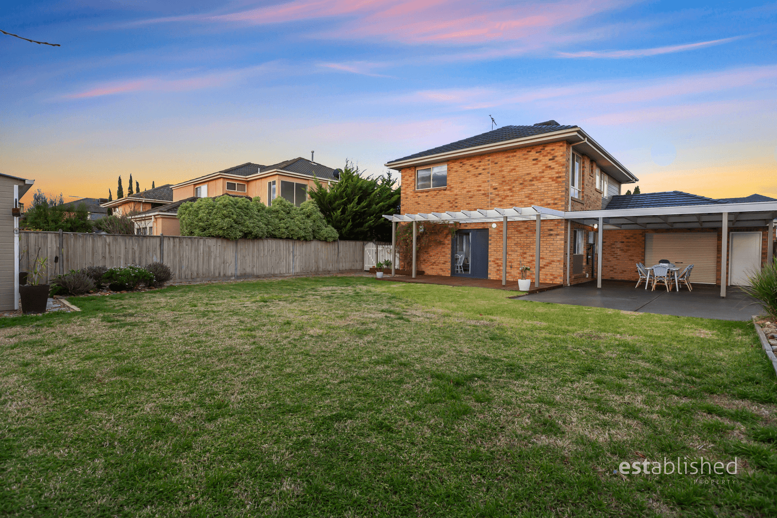 18 South Shore Avenue, SANCTUARY LAKES, VIC 3030