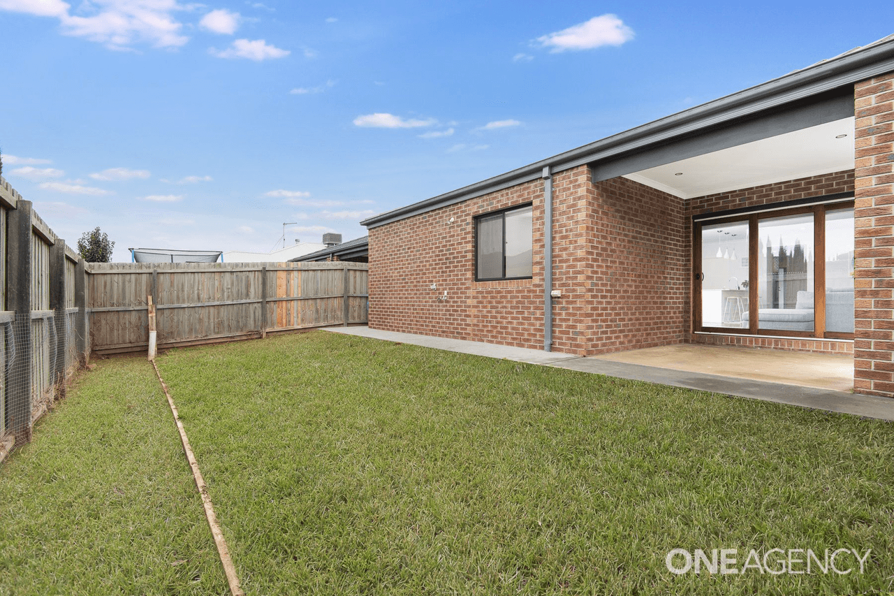 15 Rutherford Grove, Armstrong Creek, VIC 3217