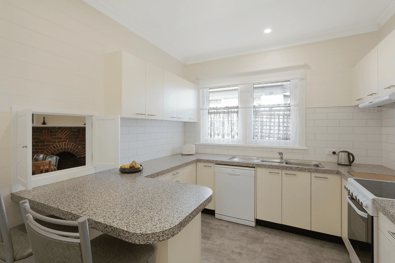 1 Heath Street, BEGA, NSW 2550