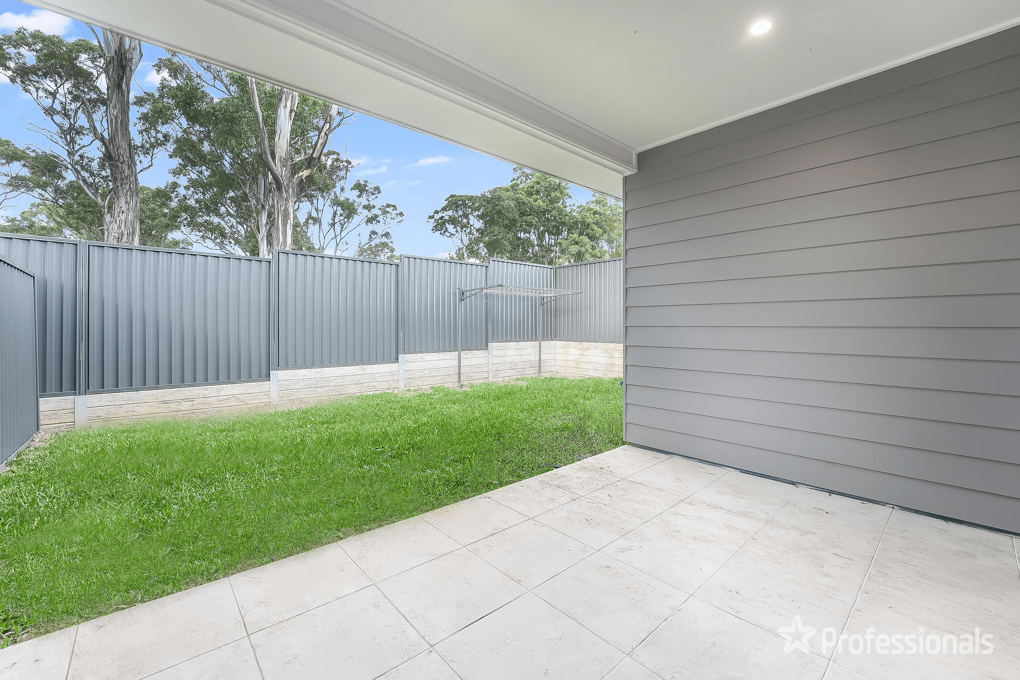 69 & 69a Burton Dr, TAHMOOR, NSW 2573