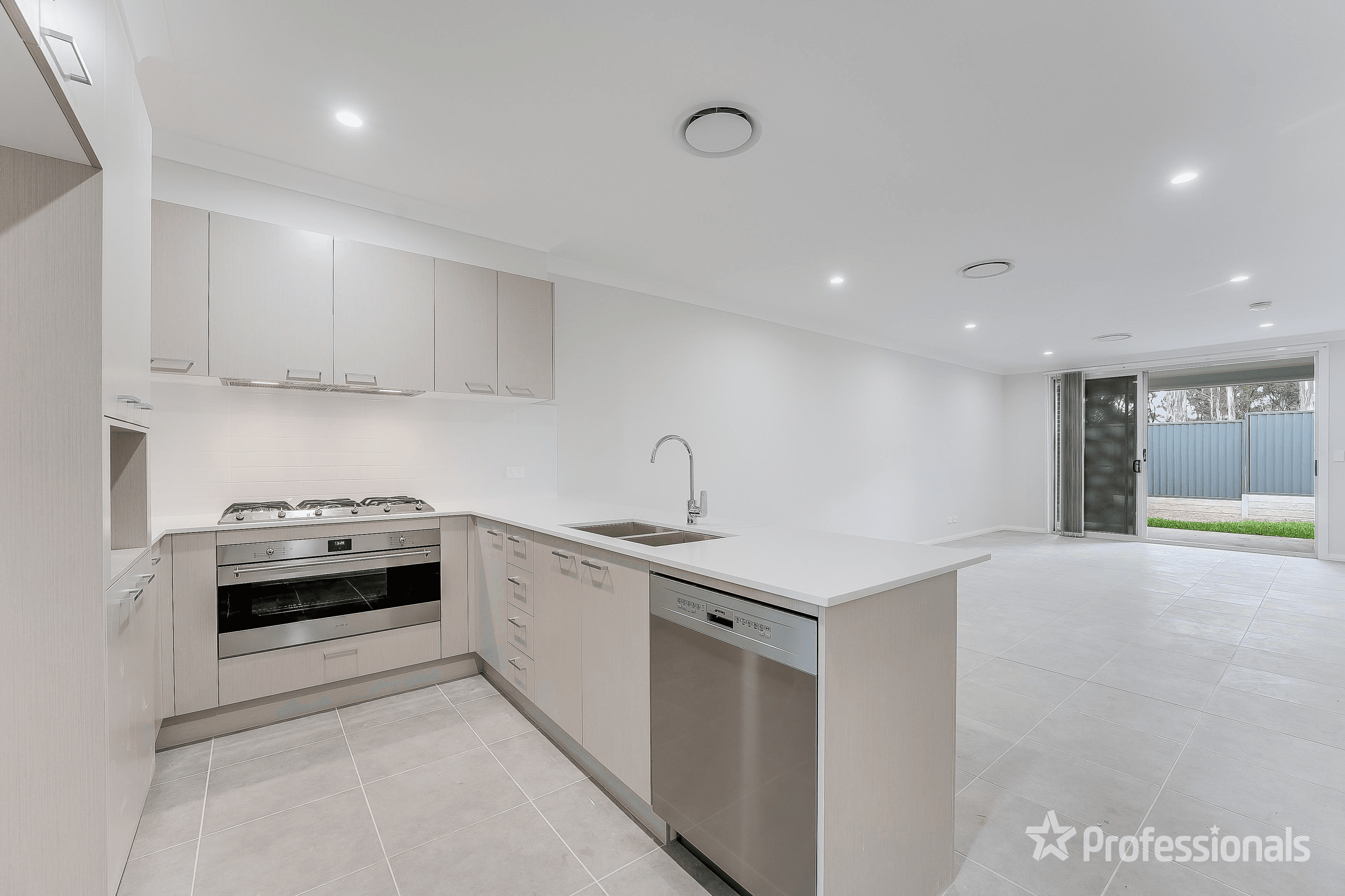 69 & 69a Burton Dr, TAHMOOR, NSW 2573