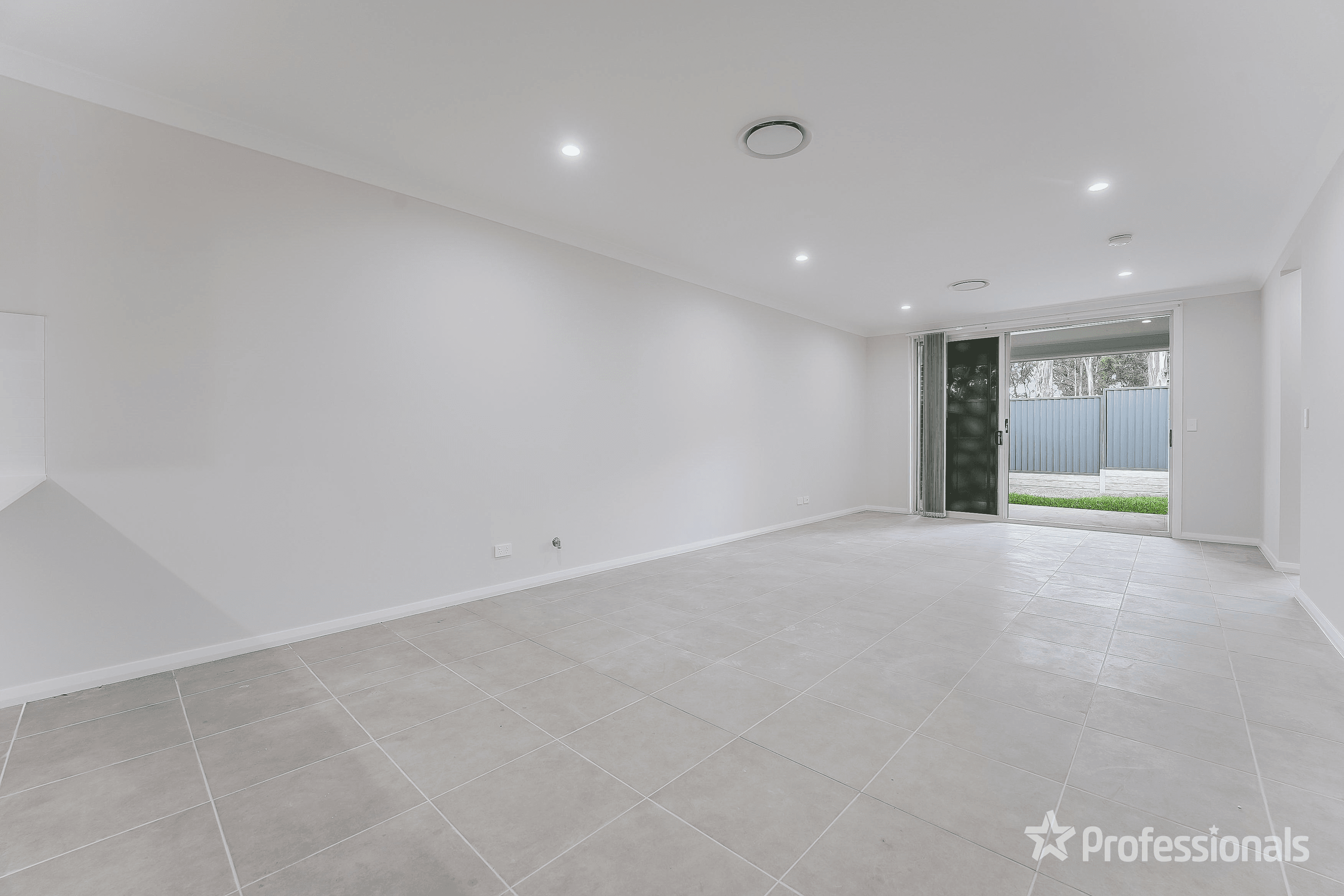 69 & 69a Burton Dr, TAHMOOR, NSW 2573