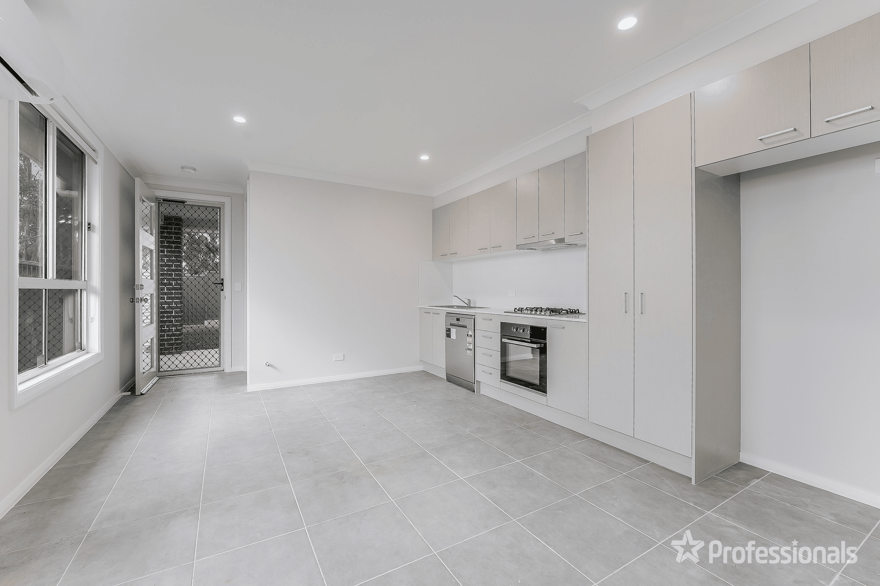 69 & 69a Burton Dr, TAHMOOR, NSW 2573