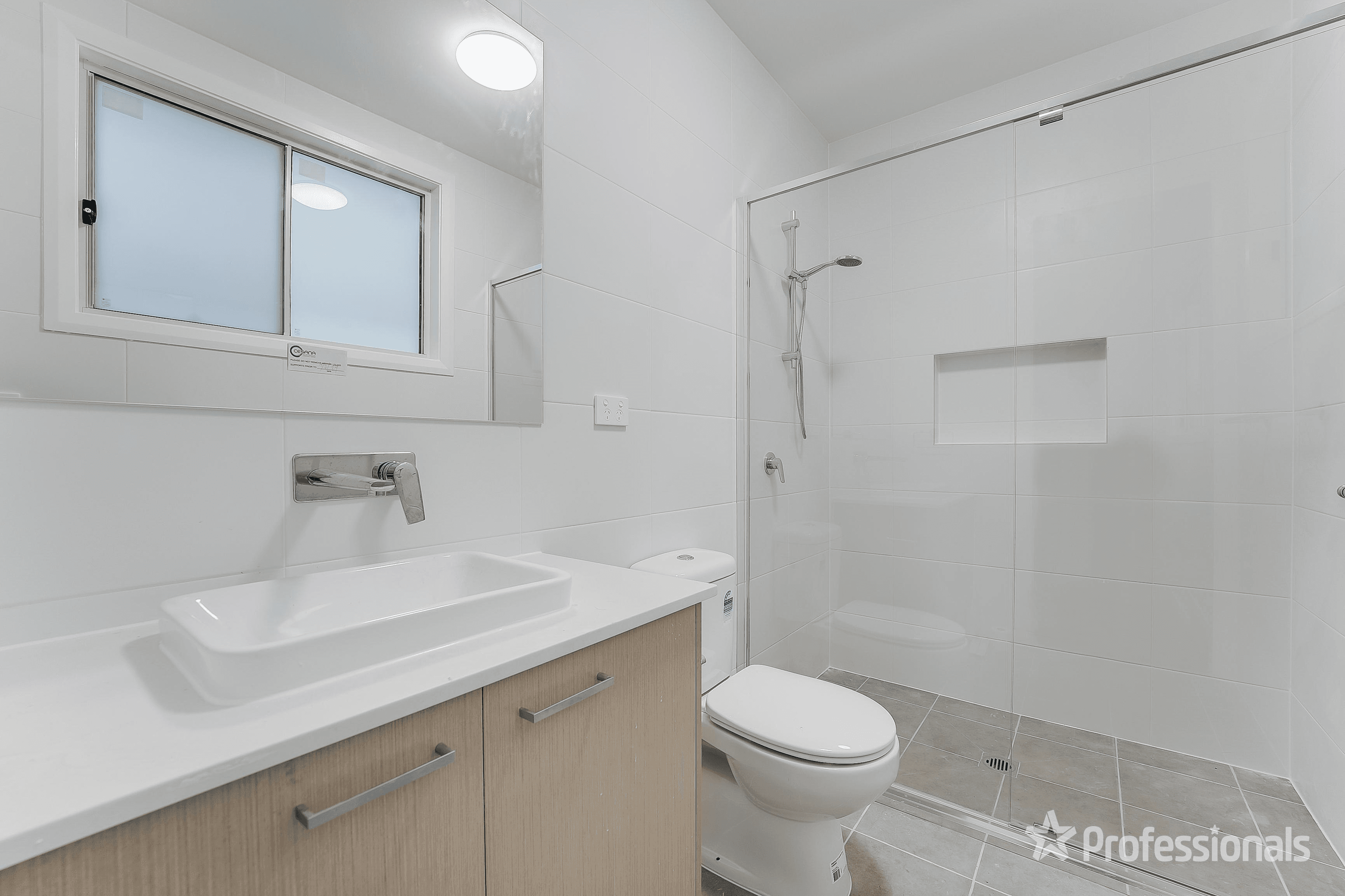 69 & 69a Burton Dr, TAHMOOR, NSW 2573