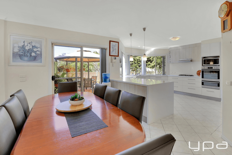 13 Rising Court, Hillside, VIC 3037