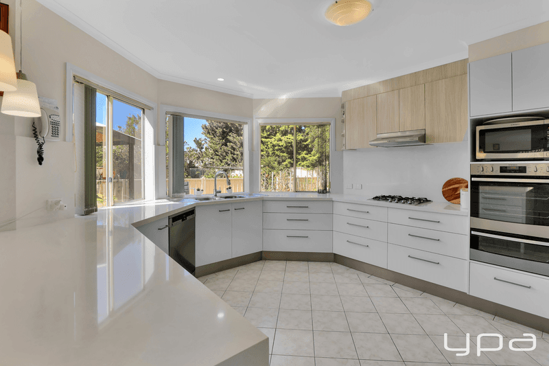 13 Rising Court, Hillside, VIC 3037