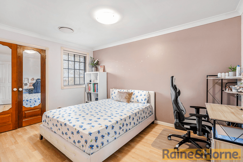 31-33 Thompson Crescent, GLENWOOD, NSW 2768