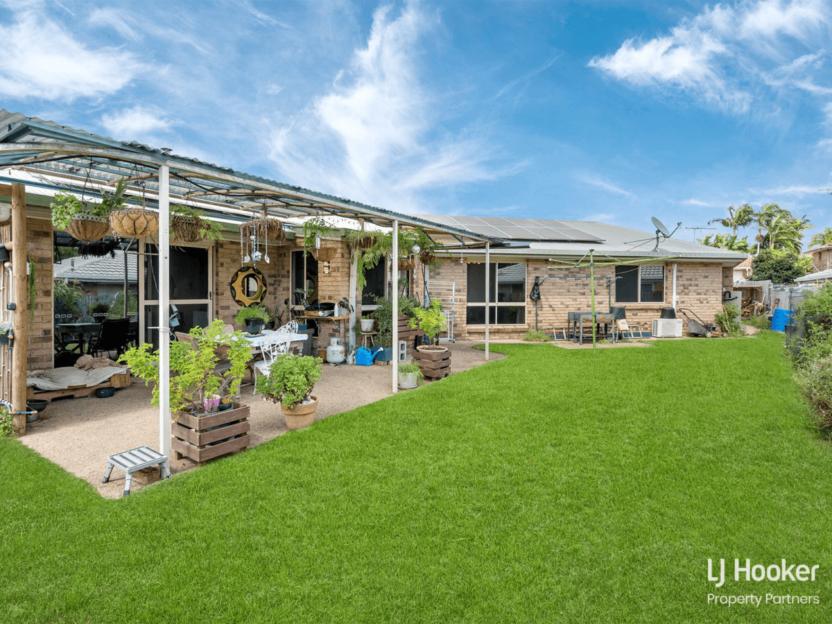 54 Blue Grass Crescent, EIGHT MILE PLAINS, QLD 4113